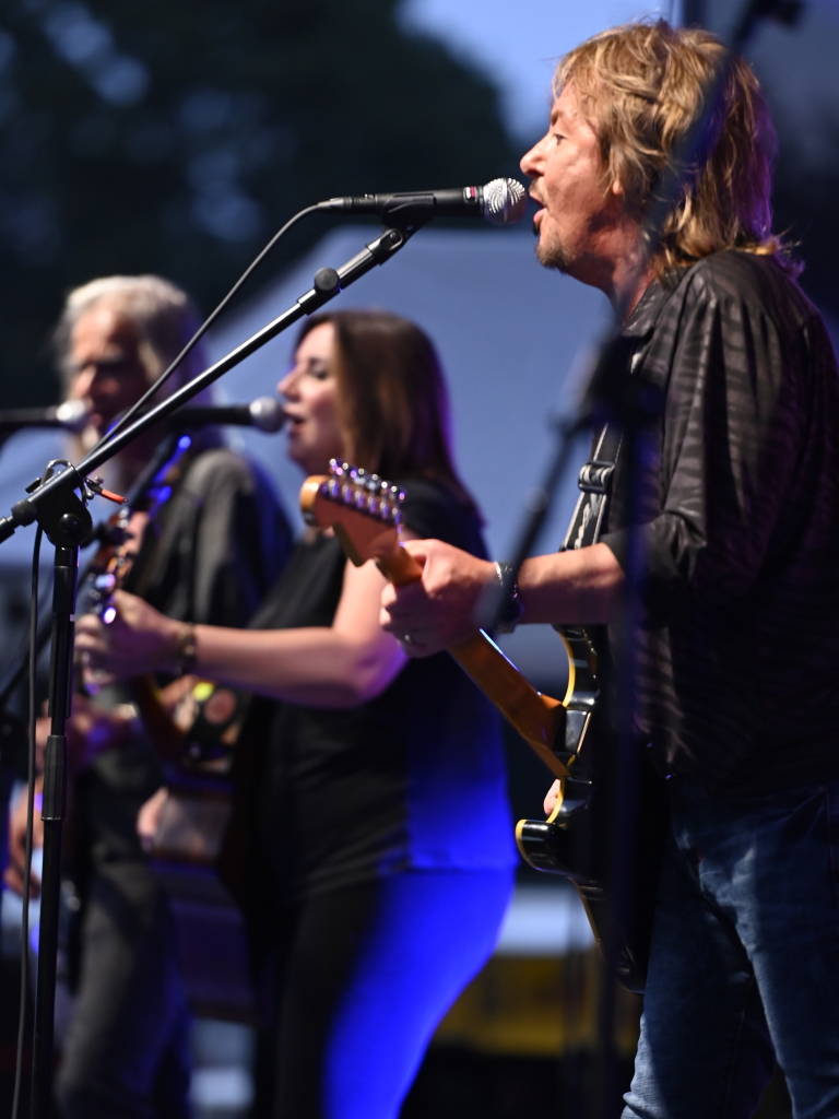 Riesenstimmung verbreitete beim zweiten Open Air im Kurpark Bad Krozingen Chris Norman mit seiner Band. Vor allem seine Smokie-Hits kamen bei den gut 1000 Fans gut an. Und die 