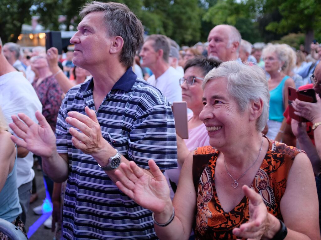 Riesenstimmung verbreitete beim zweiten Open Air im Kurpark Bad Krozingen Chris Norman mit seiner Band. Vor allem seine Smokie-Hits kamen bei den gut 1000 Fans gut an. Und die 