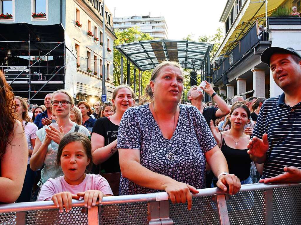 Bilder vom Stimmenkonzert mit Amy Macdonald, Malik Harris und Black Sea Dahu auf dem Alten Marktplatz in Lrrach