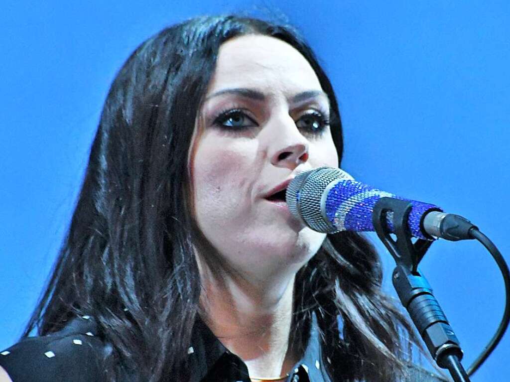 Bilder vom Stimmenkonzert mit Amy Macdonald, Malik Harris und Black Sea Dahu auf dem Alten Marktplatz in Lrrach