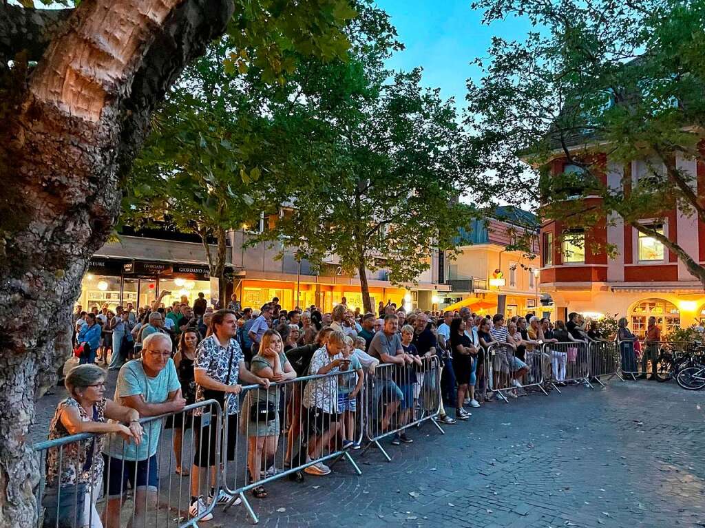 Bilder vom Stimmenkonzert mit Amy Macdonald, Malik Harris und Black Sea Dahu auf dem Alten Marktplatz in Lrrach