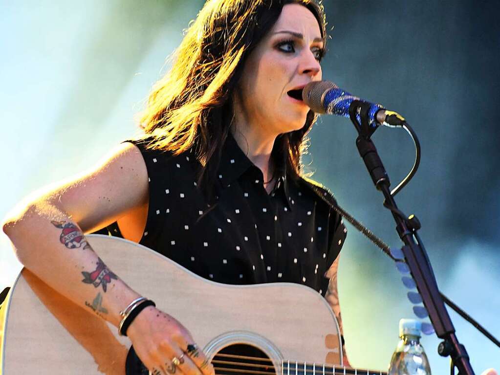 Bilder vom Stimmenkonzert mit Amy Macdonald, Malik Harris und Black Sea Dahu auf dem Alten Marktplatz in Lrrach