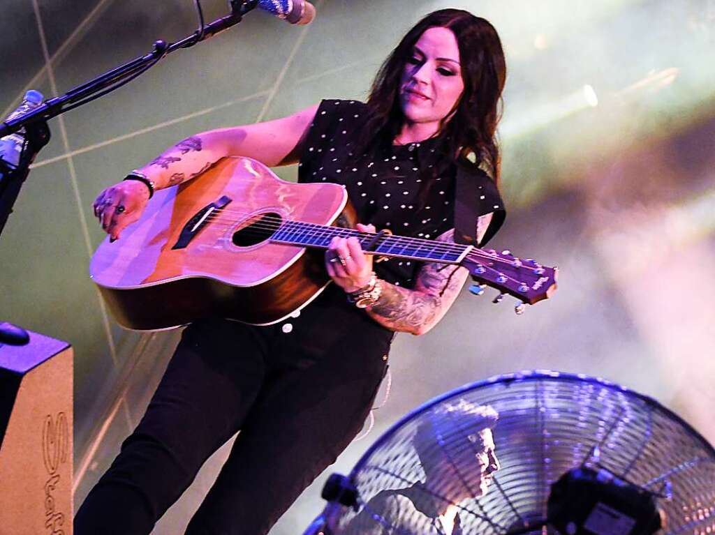 Bilder vom Stimmenkonzert mit Amy Macdonald, Malik Harris und Black Sea Dahu auf dem Alten Marktplatz in Lrrach