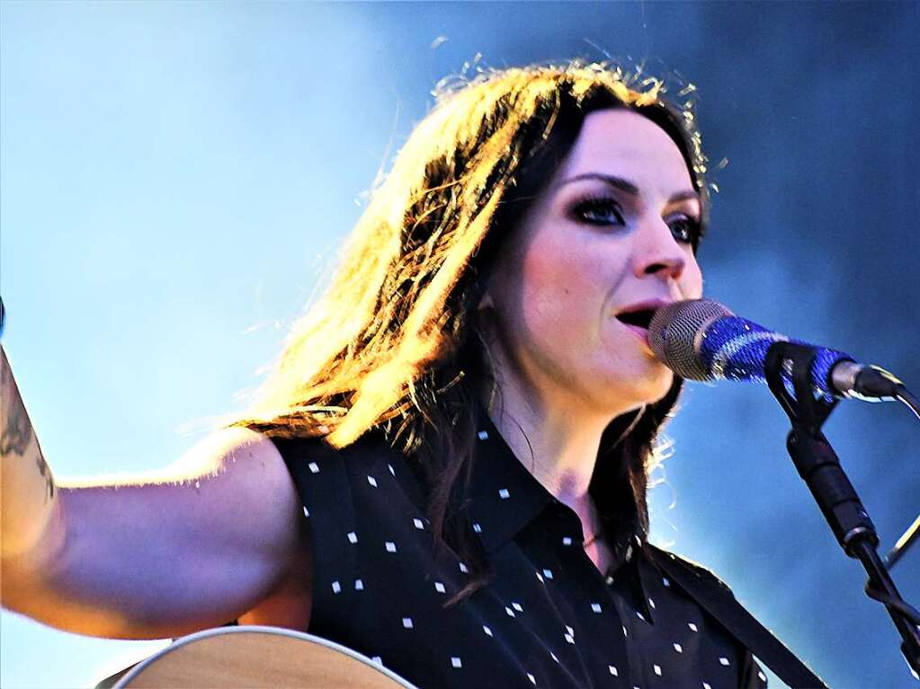 Bilder vom Stimmenkonzert mit Amy Macdonald, Malik Harris und Black Sea Dahu auf dem Alten Marktplatz in Lrrach