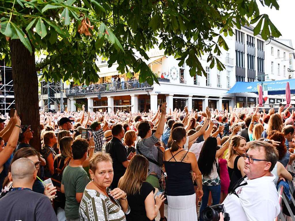 Bilder vom Stimmenkonzert mit Amy Macdonald, Malik Harris und Black Sea Dahu auf dem Alten Marktplatz in Lrrach