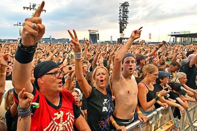 Fotos: Die Toten Hosen feiern 40. Bandgeburtstag mit 50.000 Fans in Freiburg