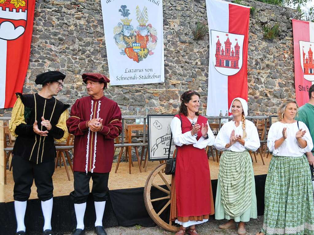 Historische Szenen und prchtige Kostme standen am Samstag im Mittelpunkt.