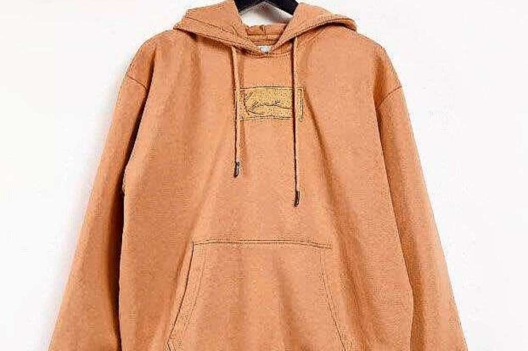 Vermutlich trgt Ayleen so einen beige...nen Kapuzenpullover (Hoodie) mit sich.  | Foto: Polizei