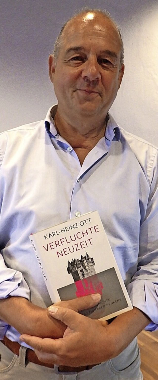 Karl-Heinz Ott faszinierte die Literat...ener Stubenhaus mit seinem neuen Buch.  | Foto: Bianca Flier
