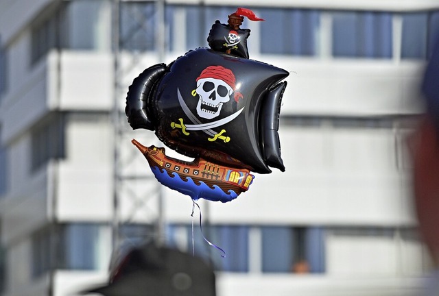 Ein Tote-Hosen-Piratenschiff, um rhein...ppern &#8211; das wr&#8217;s gewesen.  | Foto: Michael Bamberger