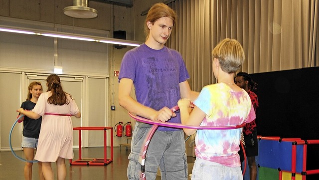 Szene aus dem Projekttheater zur sexualisierten Gewalt gegen Mdchen und Jungen   | Foto: Gudrun Gehr