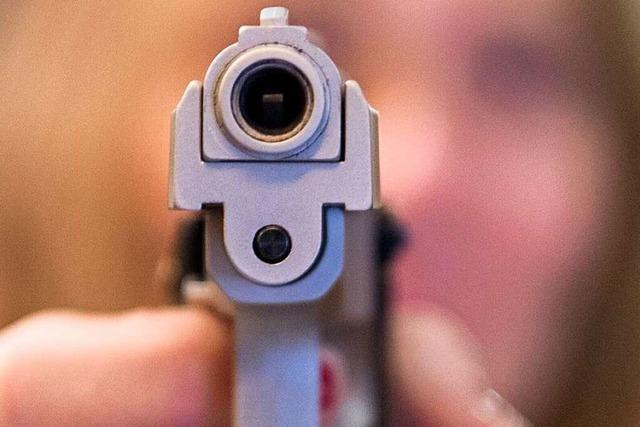 Bewaffneter Raubberfall auf Kiosk in Lrrach-Stetten – Verdchtige auf der Flucht