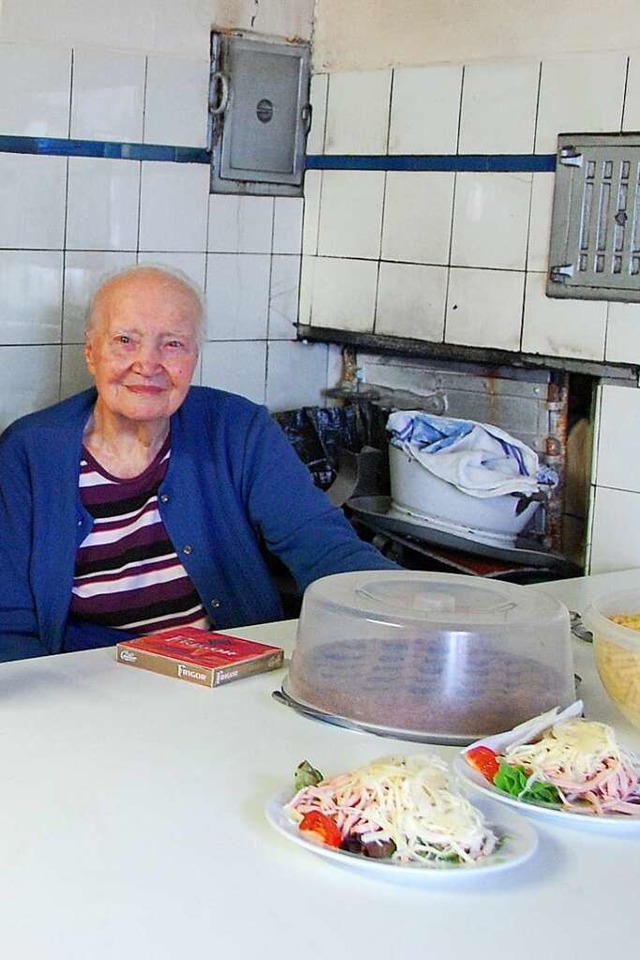 Anna Marx an ihrem 101. Geburtstag in der Kche des tlinger Ochsen  | Foto: Herbert Frey