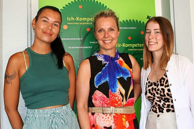 Zufrieden mit dem vergangenen Jahr (vo...dmann, Stefanie Jagasia, Celine Birgel  | Foto: Marlies Jung-Knoblich