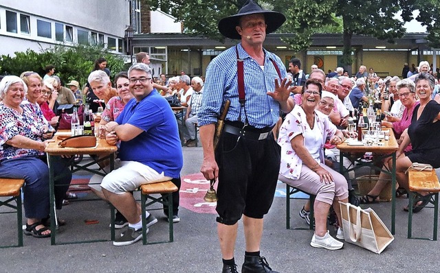 Wartin Wangler unterhielt mit viel   H...Thema  Lebensmittelverschwendung ein.   | Foto: Christine Weirich