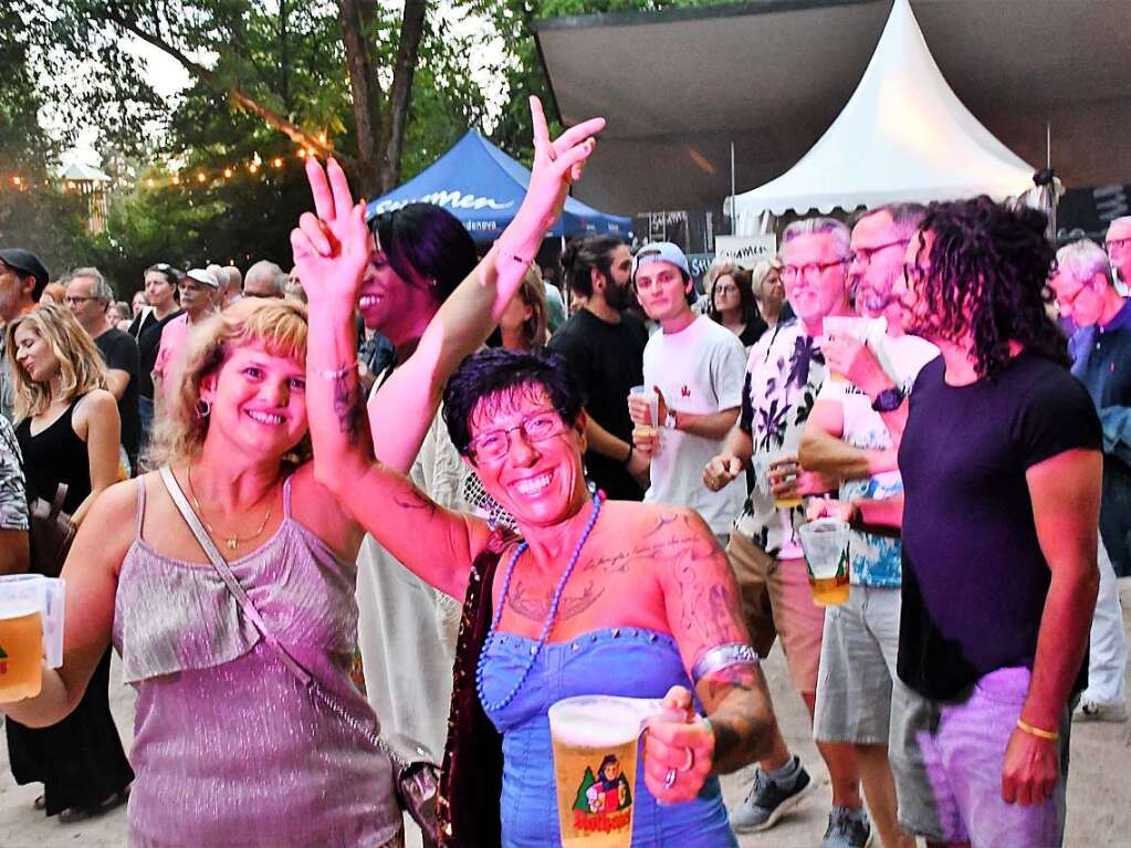 Stimmungsbilder aus dem Rosenfelspark vom Stimmenkonzert mit La Yegros und Cimafunk