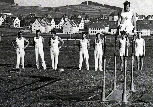 1955 erwachte der Turnverein zu neuem ...lde-Sportplatz (heute Schulzentrum).    | Foto: TV Neustadt