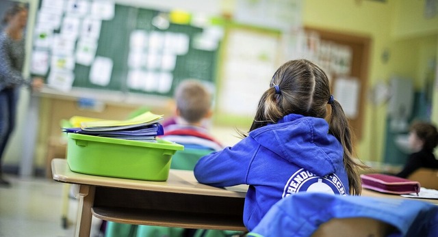 Knapp 80 Kinder besuchen die Grundschule in Holzhausen.   | Foto: Marcel Kusch (dpa)