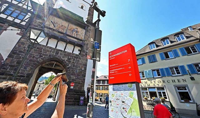 Auch Infotafeln fr Touristen gehren zu einer attraktiven Innenstadt.  | Foto: Michael Bamberger