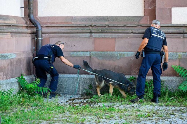 Polizeikontrolle auf dem Sthlinger Kirchplatz (Archivbild)  | Foto: Ingo Schneider