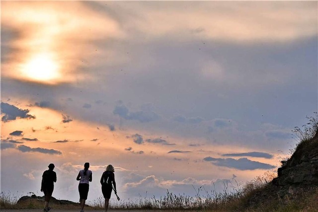 Sonnenuntergang am Belchen  | Foto: Angelika Schmidt