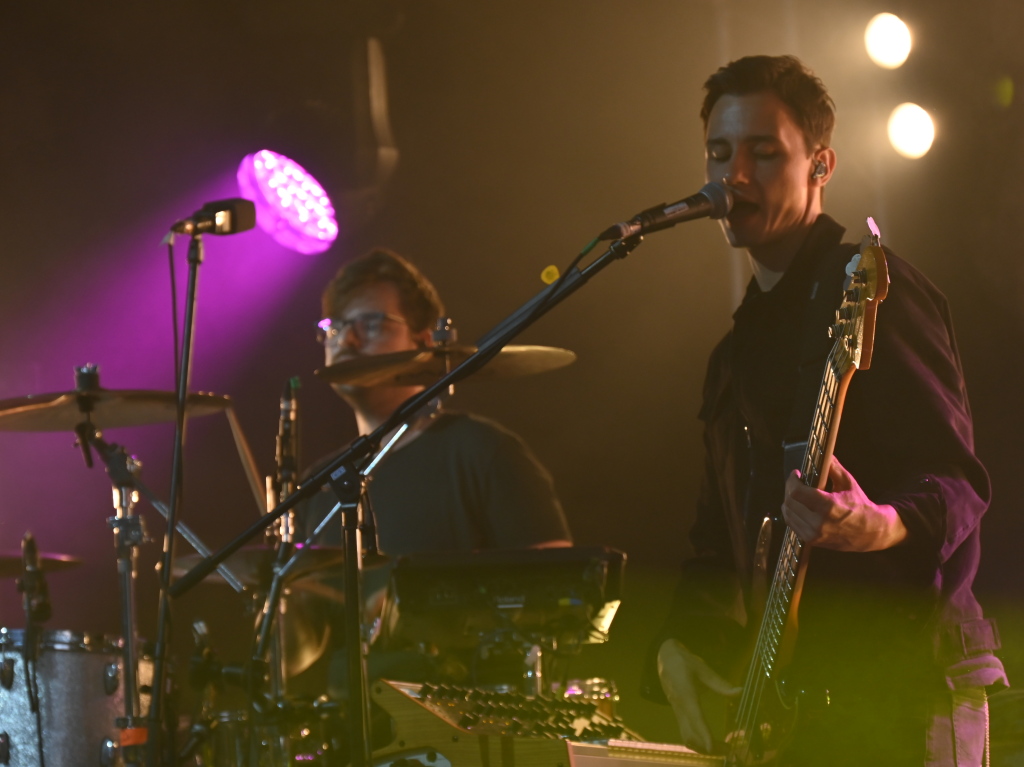 Besser geht's nicht: Nico Santos und seine hervorragende Band rockten bei perfektem Wetter ber 3200 Besucher beim Open Air im Bad Krozinger Kurpark. Der Jubel der berwiegend weiblichen Fans war vllig zurecht berschwnglich.