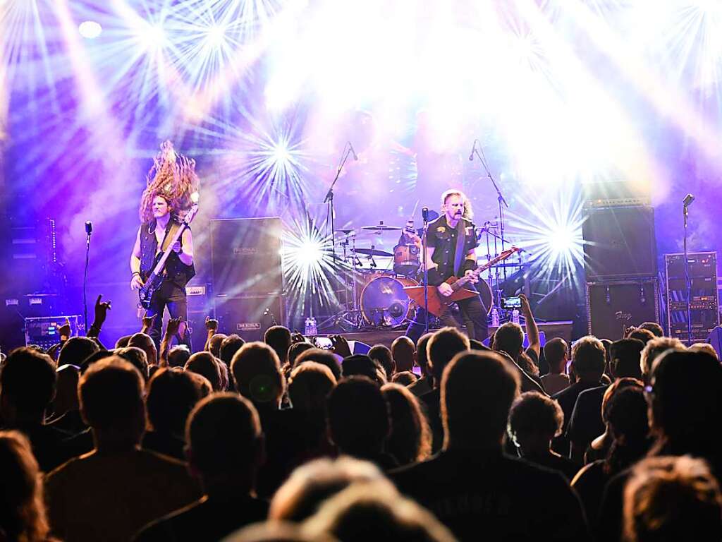 Der rockige Metal-Sound der Metallica-Coverband SAD donnerte in der Nacht durch die Mllheimer Innenstadt