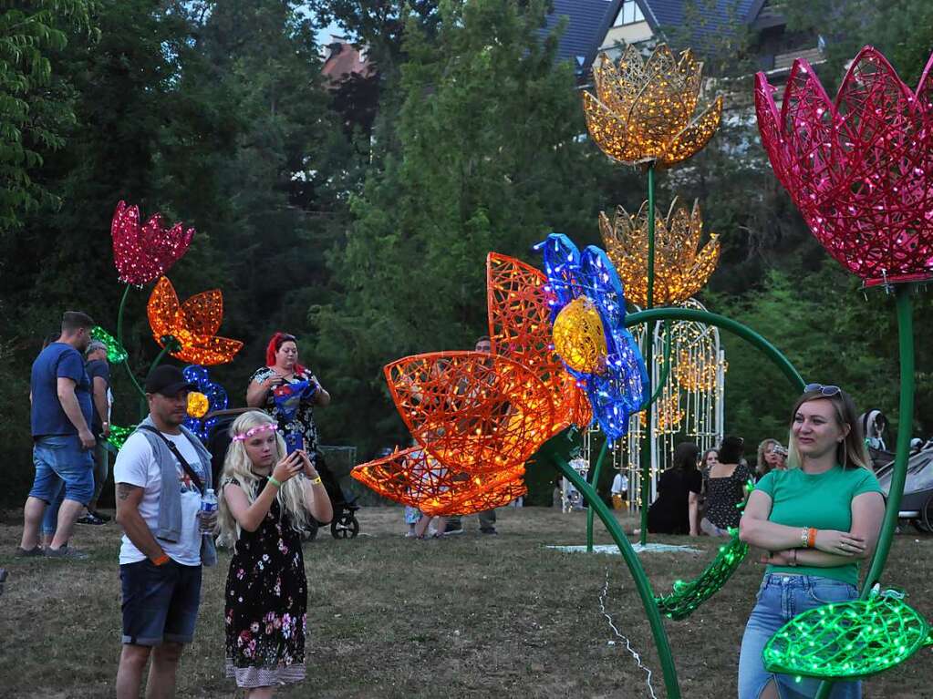 Warme Temperaturen, Musik und die stimmungsvolle Atmosphre im Kurpark, vor allem nach Anbruch der Dmmerung, sorgten in Bad Bellingen fr das zwei Jahre lang vermisste Lichterfest-Gefhl.