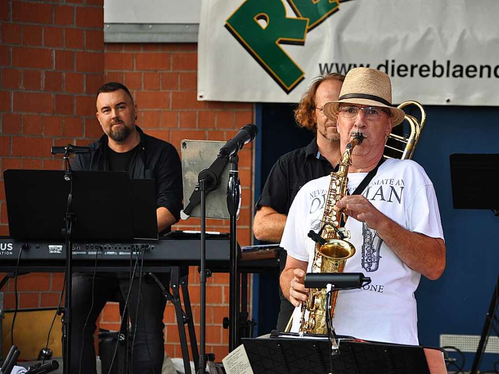 Warme Temperaturen, Musik und die stimmungsvolle Atmosphre im Kurpark, vor allem nach Anbruch der Dmmerung, sorgten in Bad Bellingen fr das zwei Jahre lang vermisste Lichterfest-Gefhl.