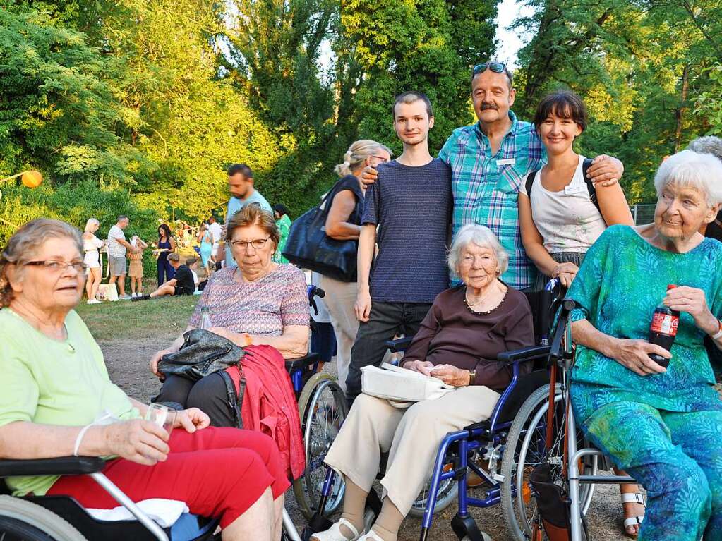 Warme Temperaturen, Musik und die stimmungsvolle Atmosphre im Kurpark, vor allem nach Anbruch der Dmmerung, sorgten in Bad Bellingen fr das zwei Jahre lang vermisste Lichterfest-Gefhl.