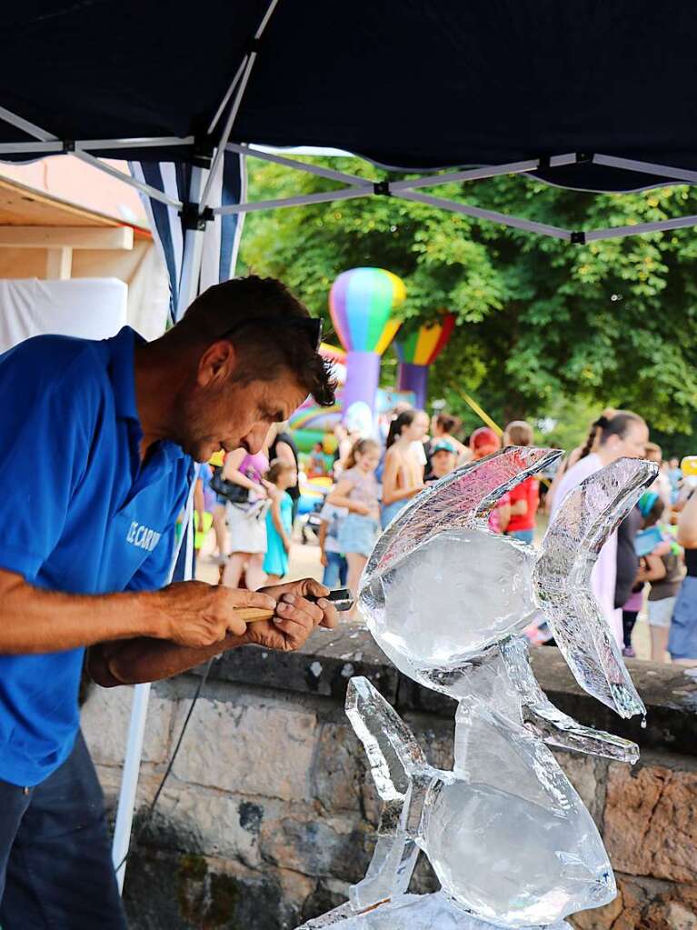 Markus Blle prsentierte seine Kunstfertigkeit im Ice Carving und zog viel Besucherinteresse auf sich.