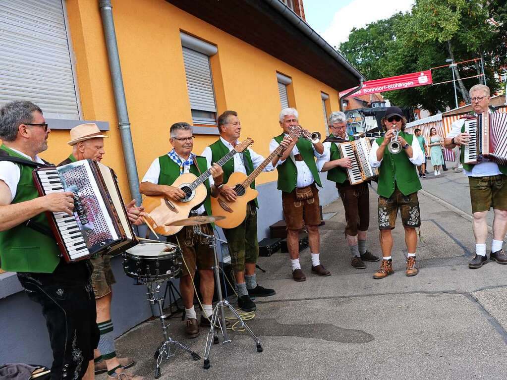 MOST unterhielten vor allem mit znftiger Blasmusik. Die Straenmusiker waren allerorts willkommen.