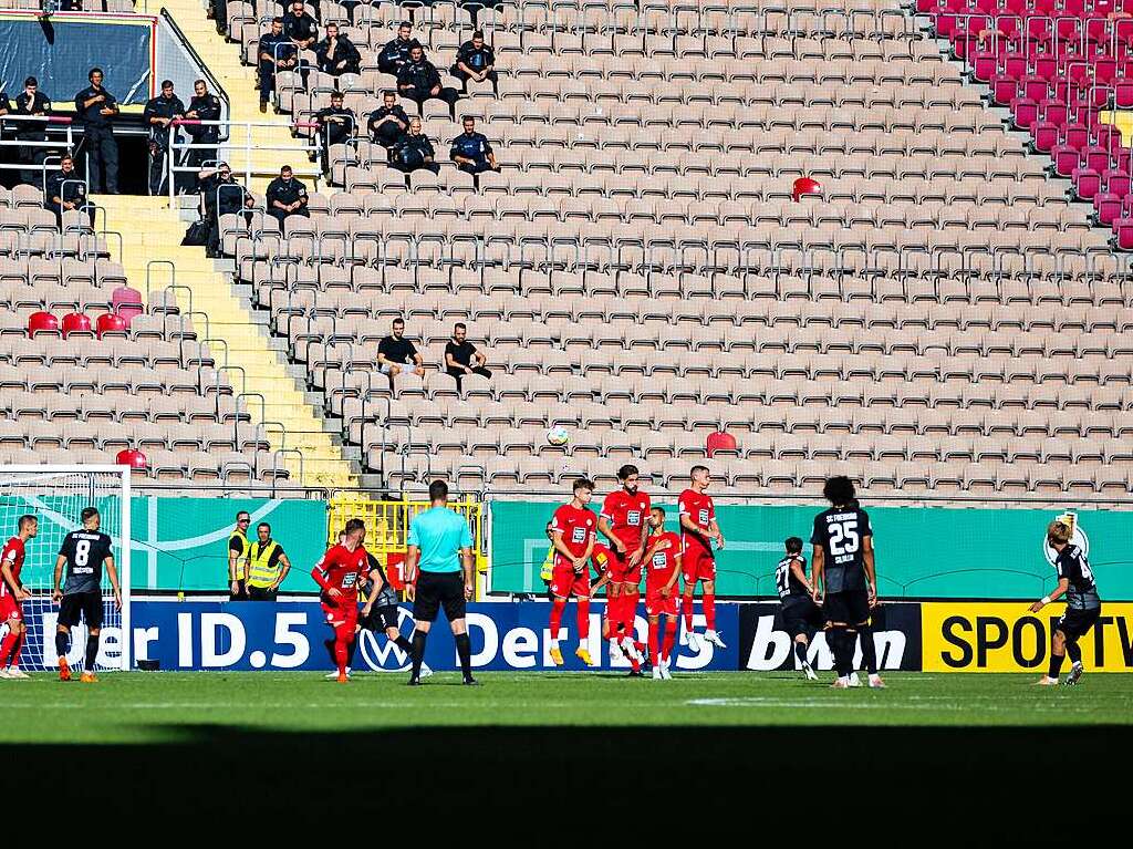 Ein sensationelles Tor zum 2:1-Sieg gelang Ritsu Doan, der in der Verlngerung mit seinem linken Fu einen Zauberfreisto im Tor der Lauterer versenkte. Der spielerische Hhepunkt der Partie.