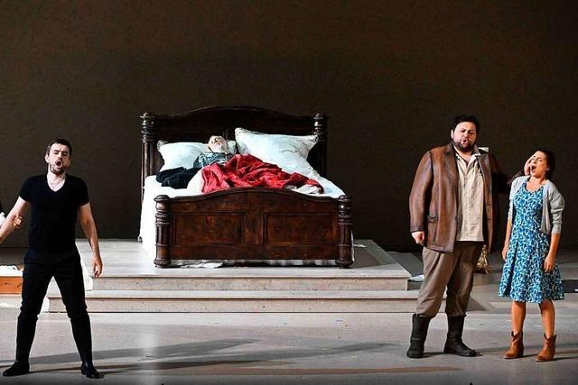 Franz Welser-Möst und Christof Loy rehabilitieren Puccinis Drei-Opern-Zyklus 