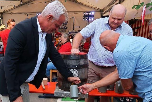 Tausende Besucher feiern beim Bockbierfest in Gndlingen