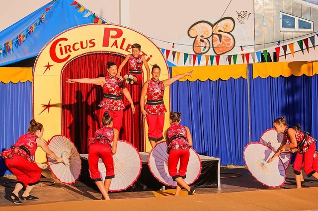 Der Circus Paletti ist mit vielen neue... mit Klassikern zur Gast in Ringsheim.  | Foto: Adrian Hofmann