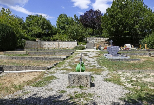 Ein Bereich des Ihringer Friedhofs soll neu gestaltet werden.  | Foto: Thomas Rhenisch
