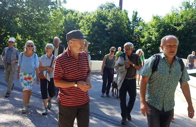 Thomas Schwald (rechts),  &#8222;Hter...und Quellen am Entegast in Schopfheim.  | Foto: Roswitha Frey