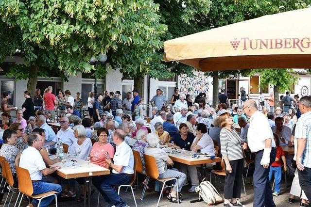 Waltershofen feiert die Eingemeindung nach Freiburg mit kritischen Zwischentnen