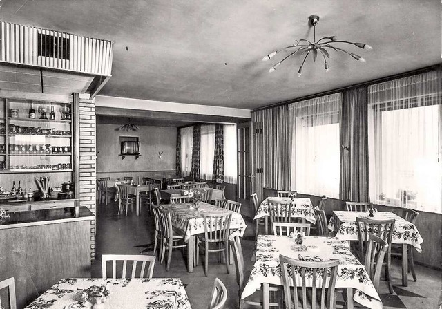 Ein Blick in das damalige Caf Vieser in den 1960er-Jahren  | Foto: Repro: Walter Caroli