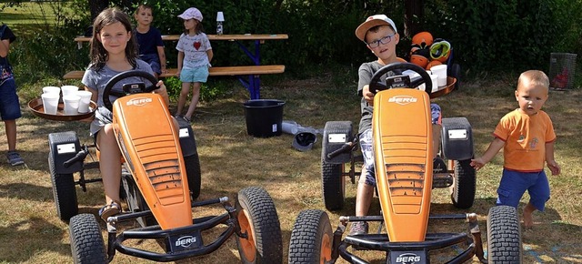 Kartfahren und   Becher-Jonglage  waren gefordert.   | Foto: Liane Schilling