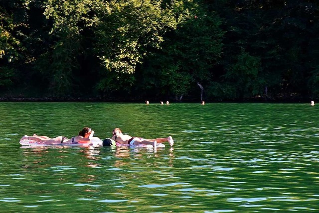 Die Sommerhitze lockt viele Menschen i...ieses vergngen allerdings keineswegs.  | Foto: Heinz u. Monika Vollmar