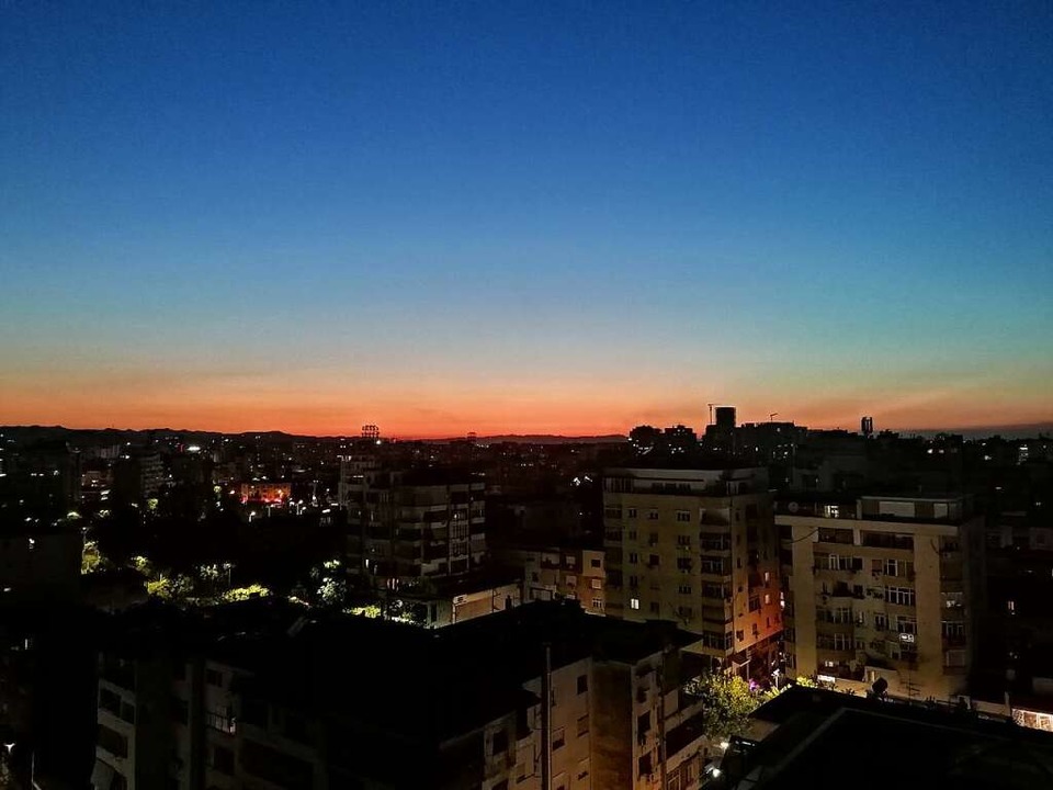 Sonnenuntergang über Tirana  | Foto: Paula Meister