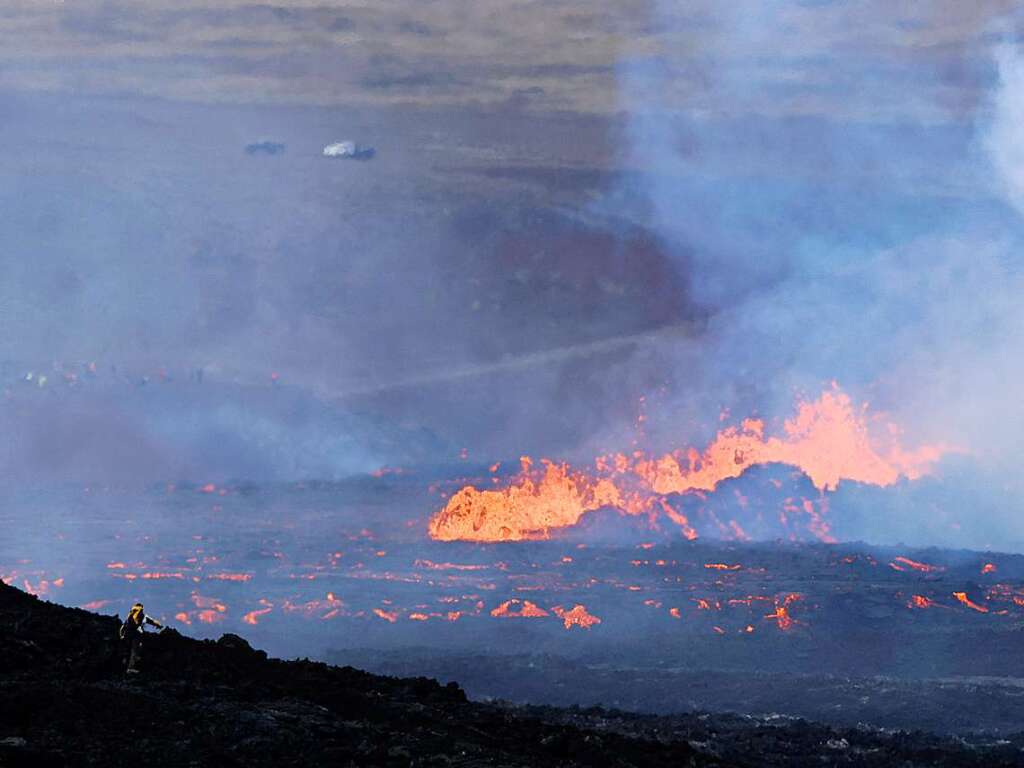 Lava fliet aus dem Vulkan Fagradalsfjall.