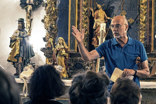 Andreas Wilhelm spricht in der Jakobus... was hilfreich und lebensrelevant ist.  | Foto: Kirche im Europa-Park