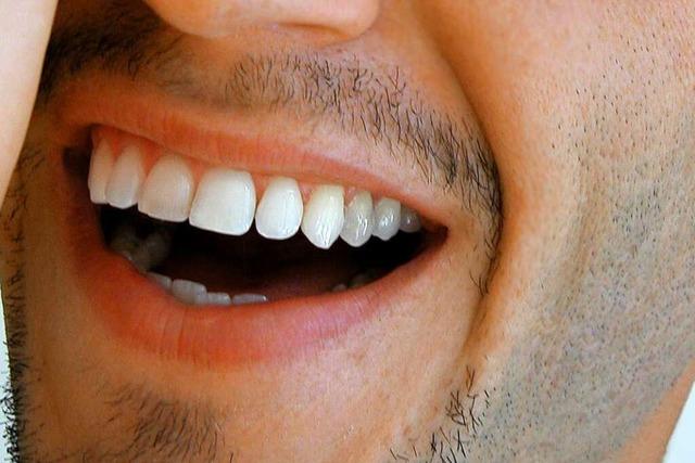 Wie man weie Zhne bekommt, erklrt der Leitende Oberarzt der Freiburger Zahnklinik