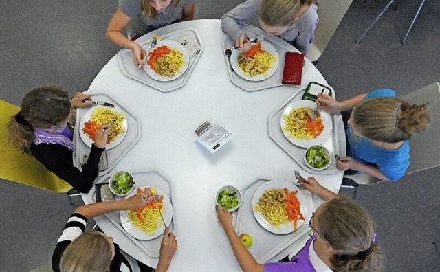 Der Vorsto, an den Freiburger Schulen...es Essen anzubieten, stt auf Kritik.  | Foto: Michael Bamberger