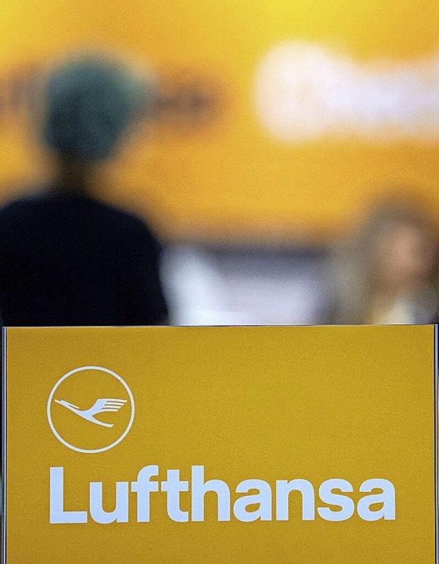 Check-in-Schalter der Lufthansa in Stuttgart  | Foto: Marijan Murat (dpa)