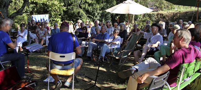 Im Garten der  Galerie Treiber geniet...usik von &#8222;Zart besaitet&#8220;.   | Foto: Juliana Eiland-Jung