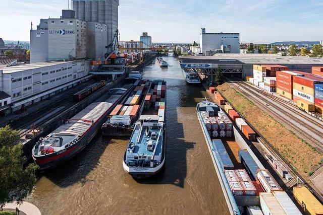 Rheinschifffahrt und die Häfen um Basel leiden unter Niedrigwasser